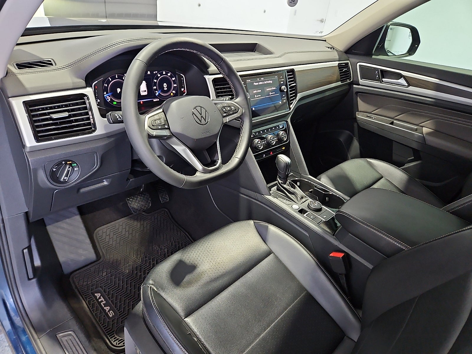 2022 Volkswagen Atlas 3.6L V6 SE w/Technology
