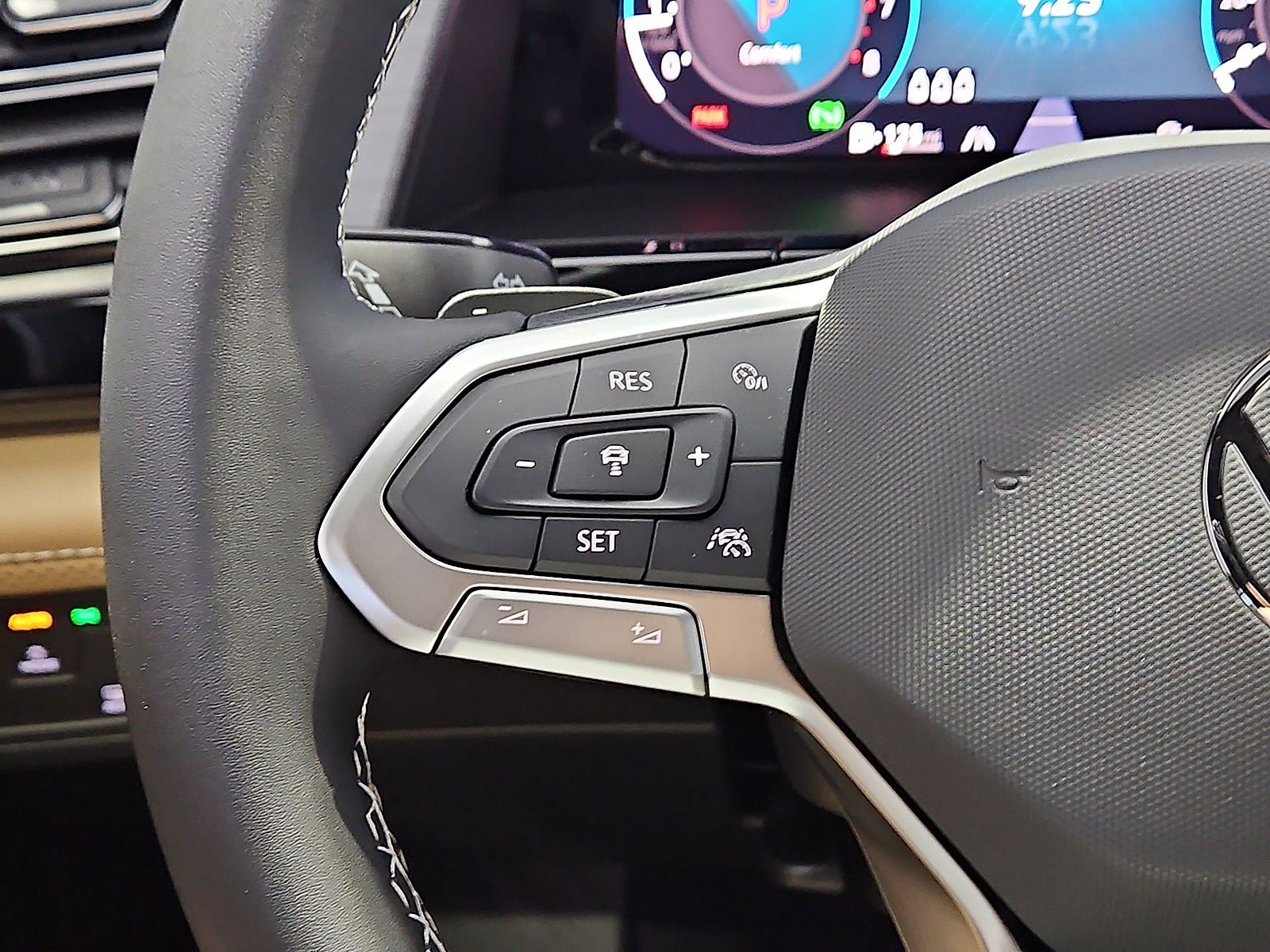 2026 Volkswagen Atlas Cross Sport SE with Technology