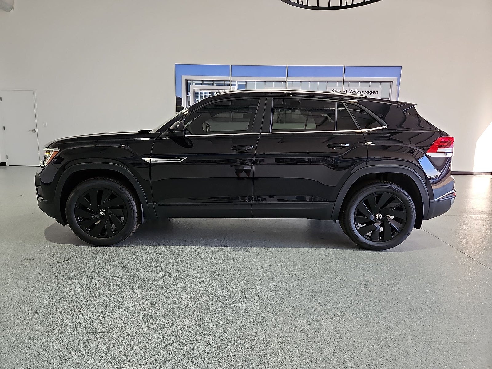2026 Volkswagen Atlas Cross Sport SE with Technology