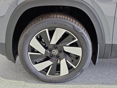 2026 Volkswagen Atlas Cross Sport SE with Technology