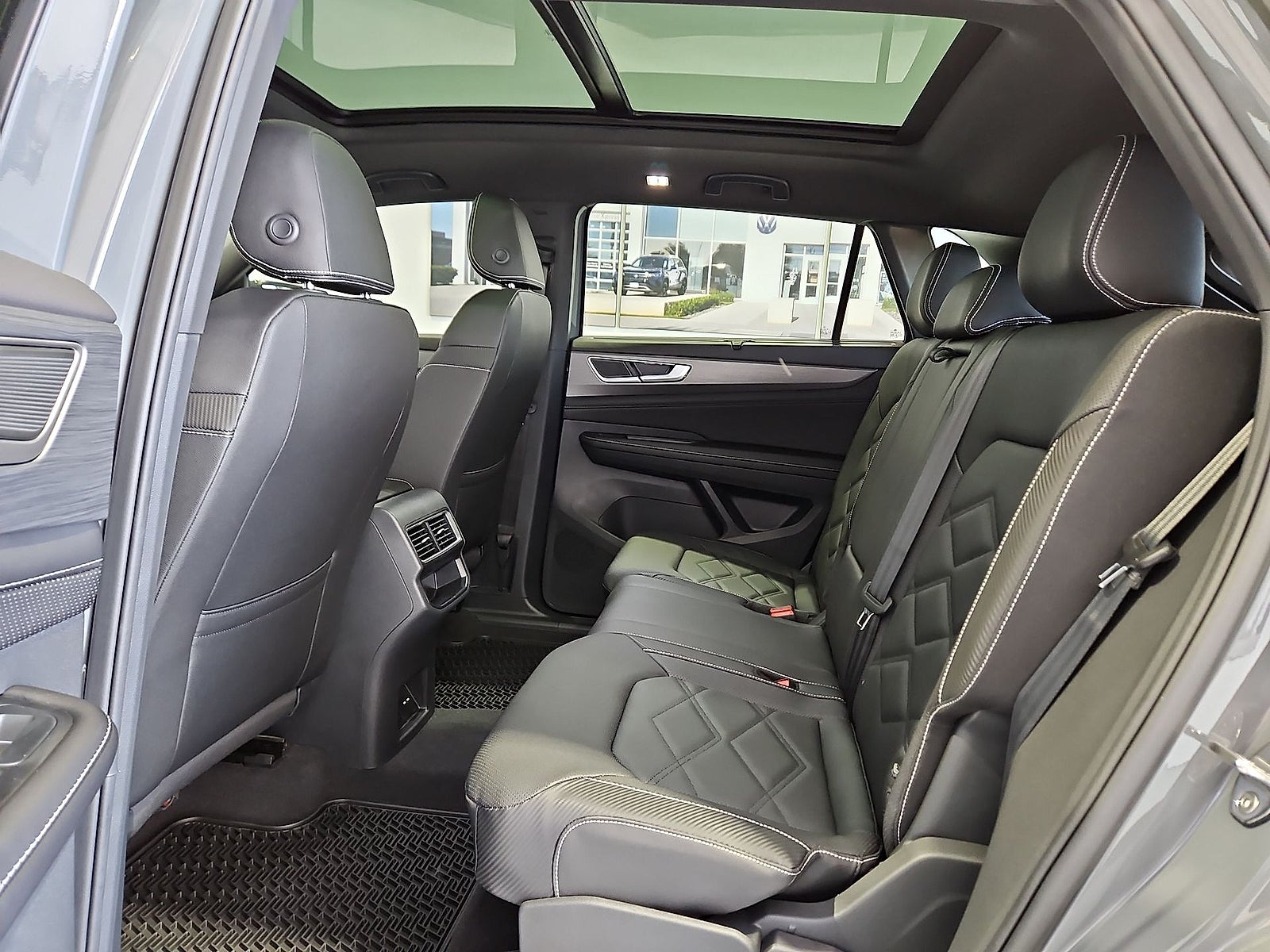 2026 Volkswagen Atlas Cross Sport SE with Technology