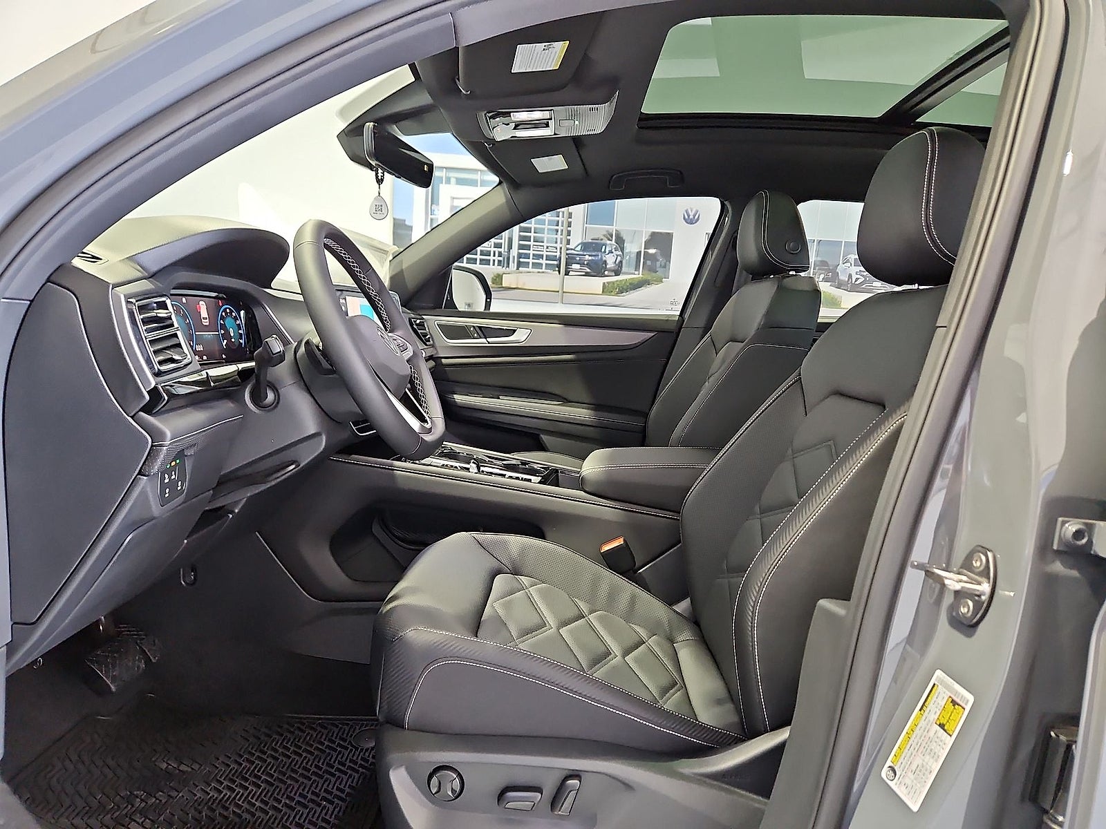 2026 Volkswagen Atlas Cross Sport SE with Technology