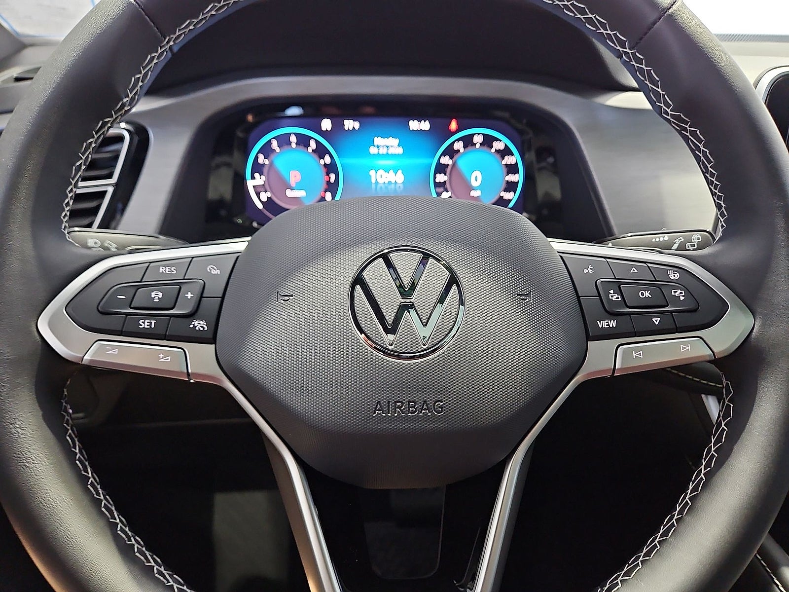 2026 Volkswagen Atlas Cross Sport SE with Technology