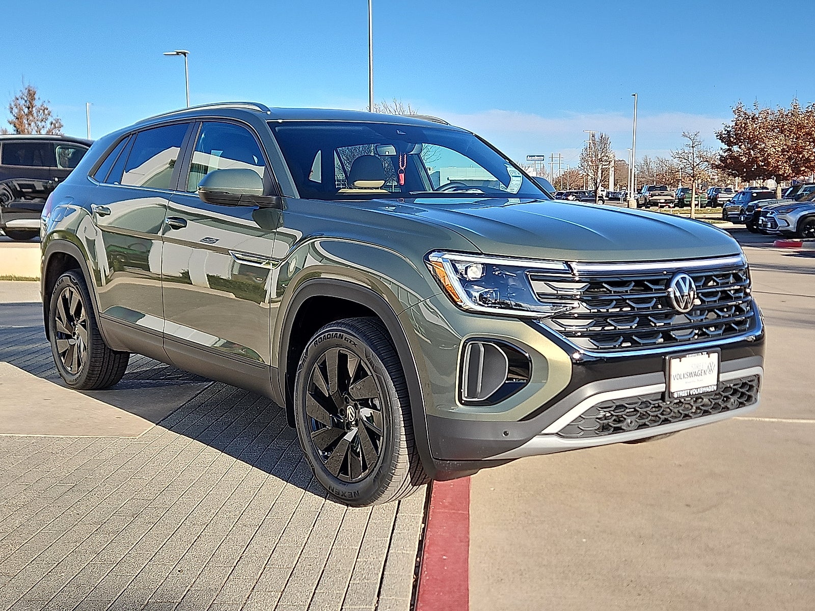 2026 Volkswagen Atlas Cross Sport 2.0T SE w/Technology