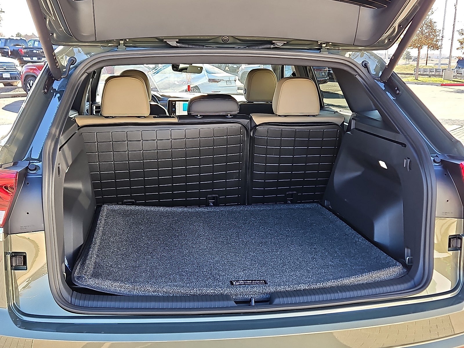 2026 Volkswagen Atlas Cross Sport 2.0T SE w/Technology