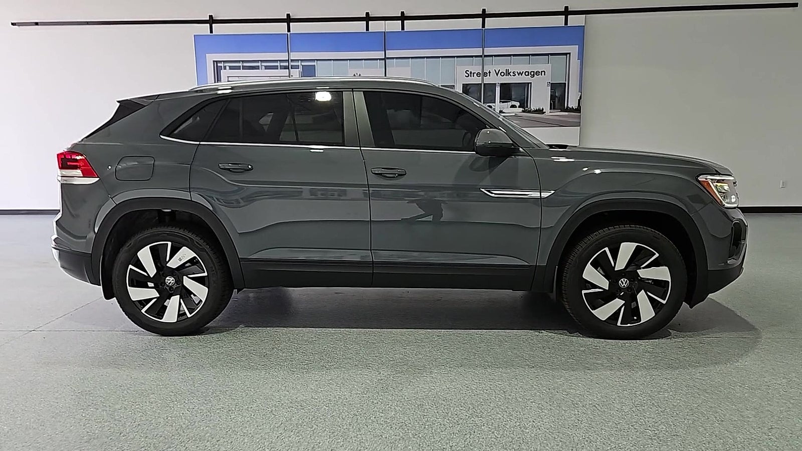2026 Volkswagen Atlas Cross Sport SE with Technology