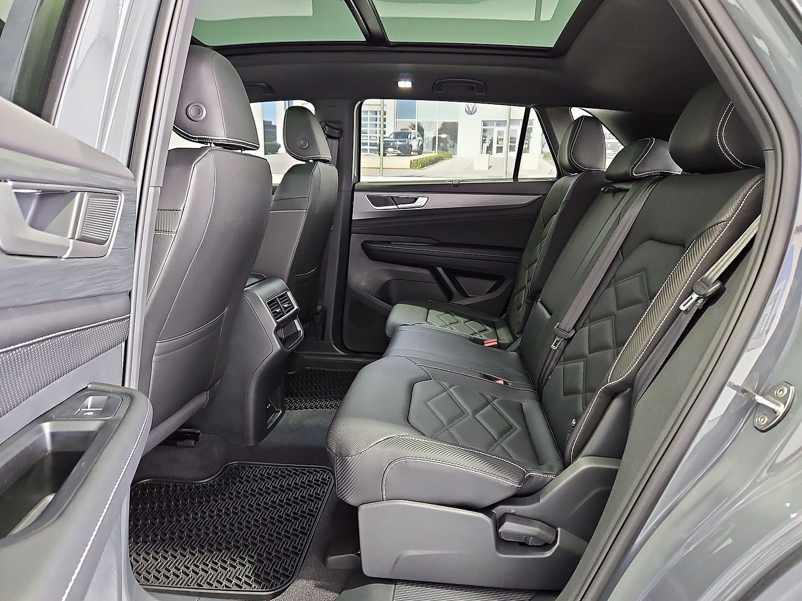 2026 Volkswagen Atlas Cross Sport SE with Technology
