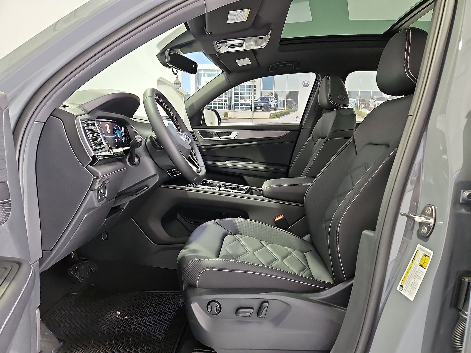 2026 Volkswagen Atlas Cross Sport SE with Technology