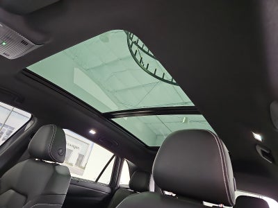 2026 Volkswagen Atlas Cross Sport SE with Technology