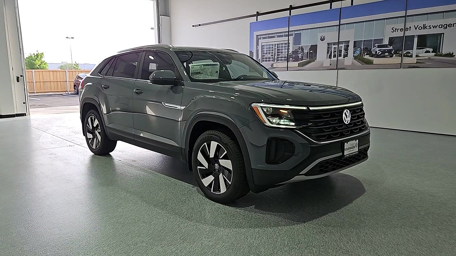 2026 Volkswagen Atlas Cross Sport SE with Technology