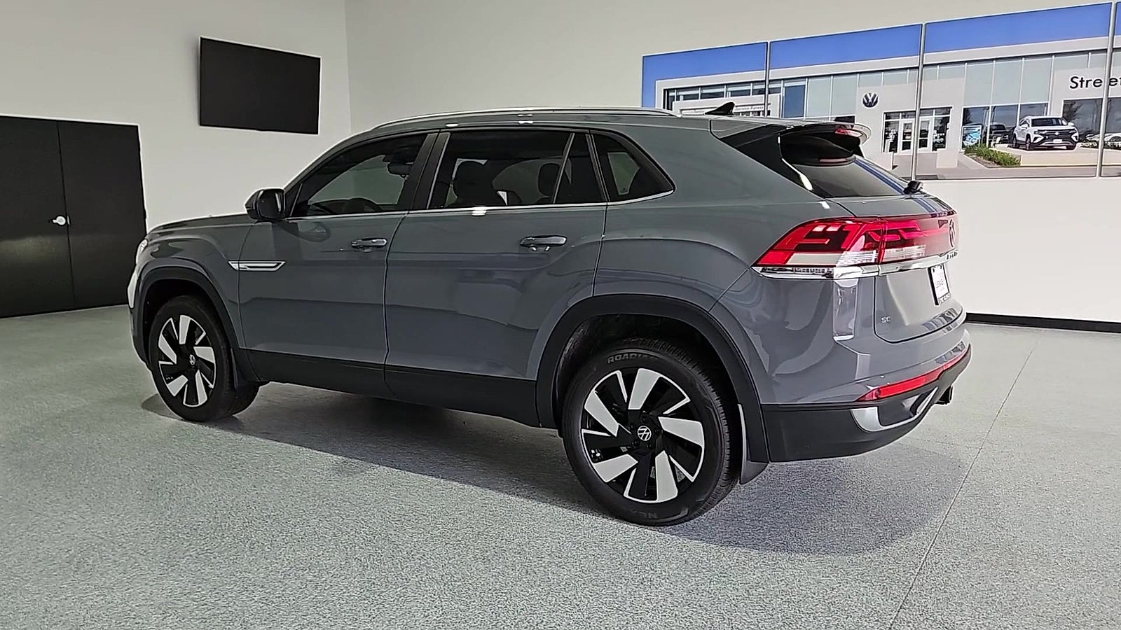 2026 Volkswagen Atlas Cross Sport SE with Technology