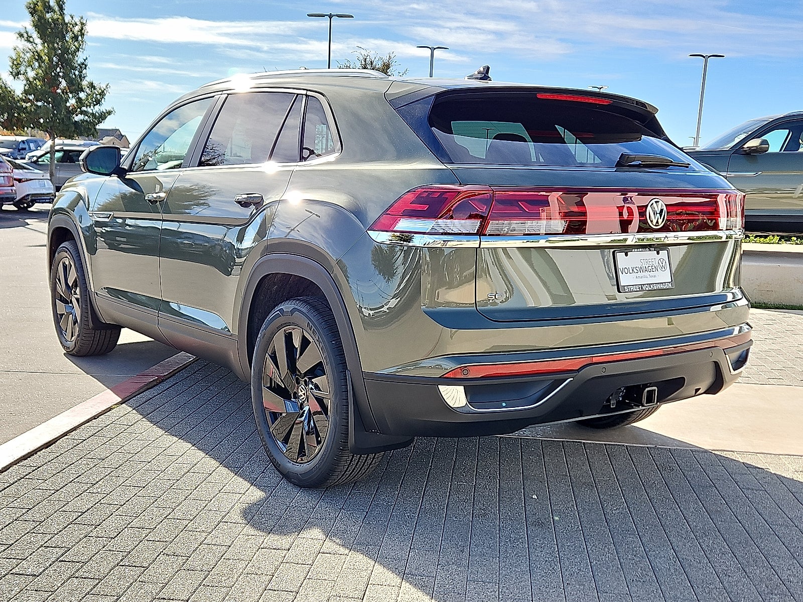 2026 Volkswagen Atlas Cross Sport 2.0T SE w/Technology