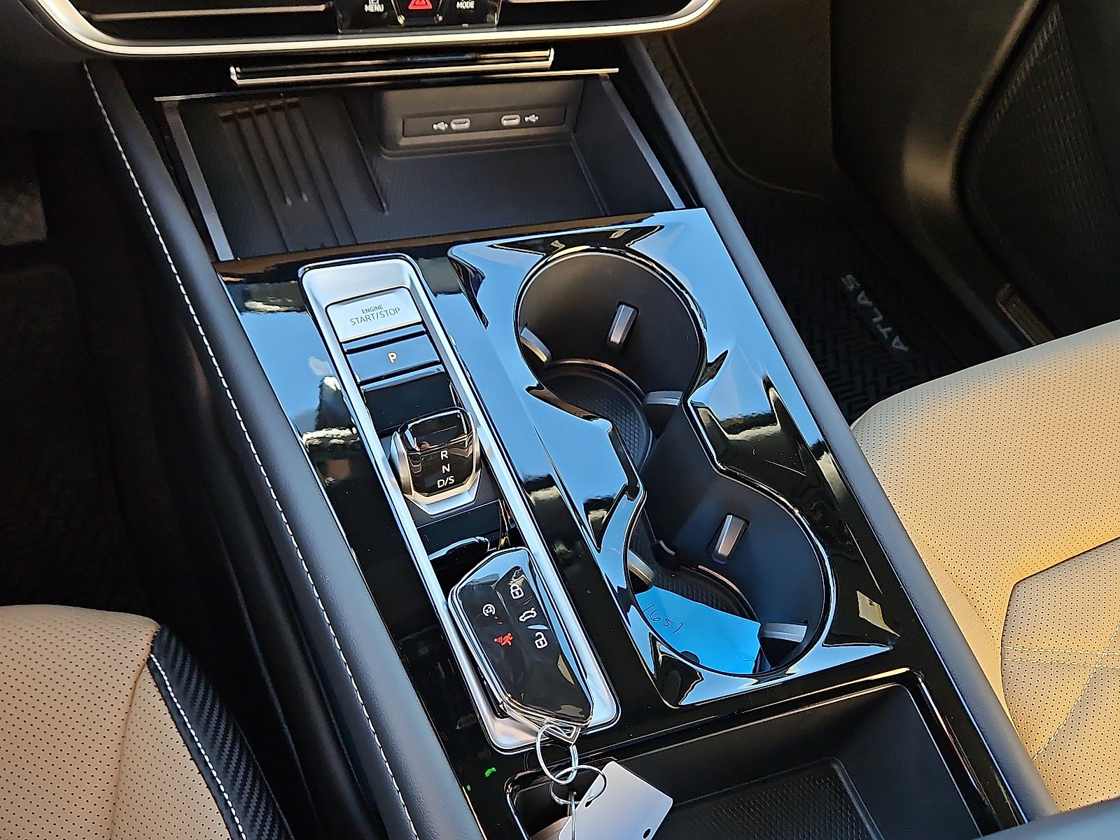 2026 Volkswagen Atlas Cross Sport 2.0T SE w/Technology