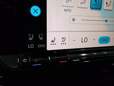 2026 Volkswagen Atlas Cross Sport SE with Technology