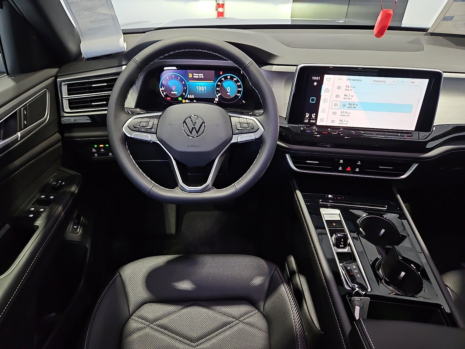 2026 Volkswagen Atlas Cross Sport SE with Technology