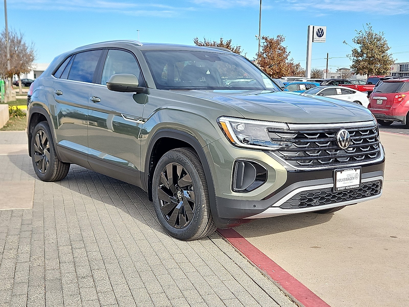 2026 Volkswagen Atlas Cross Sport 2.0T SE w/Technology