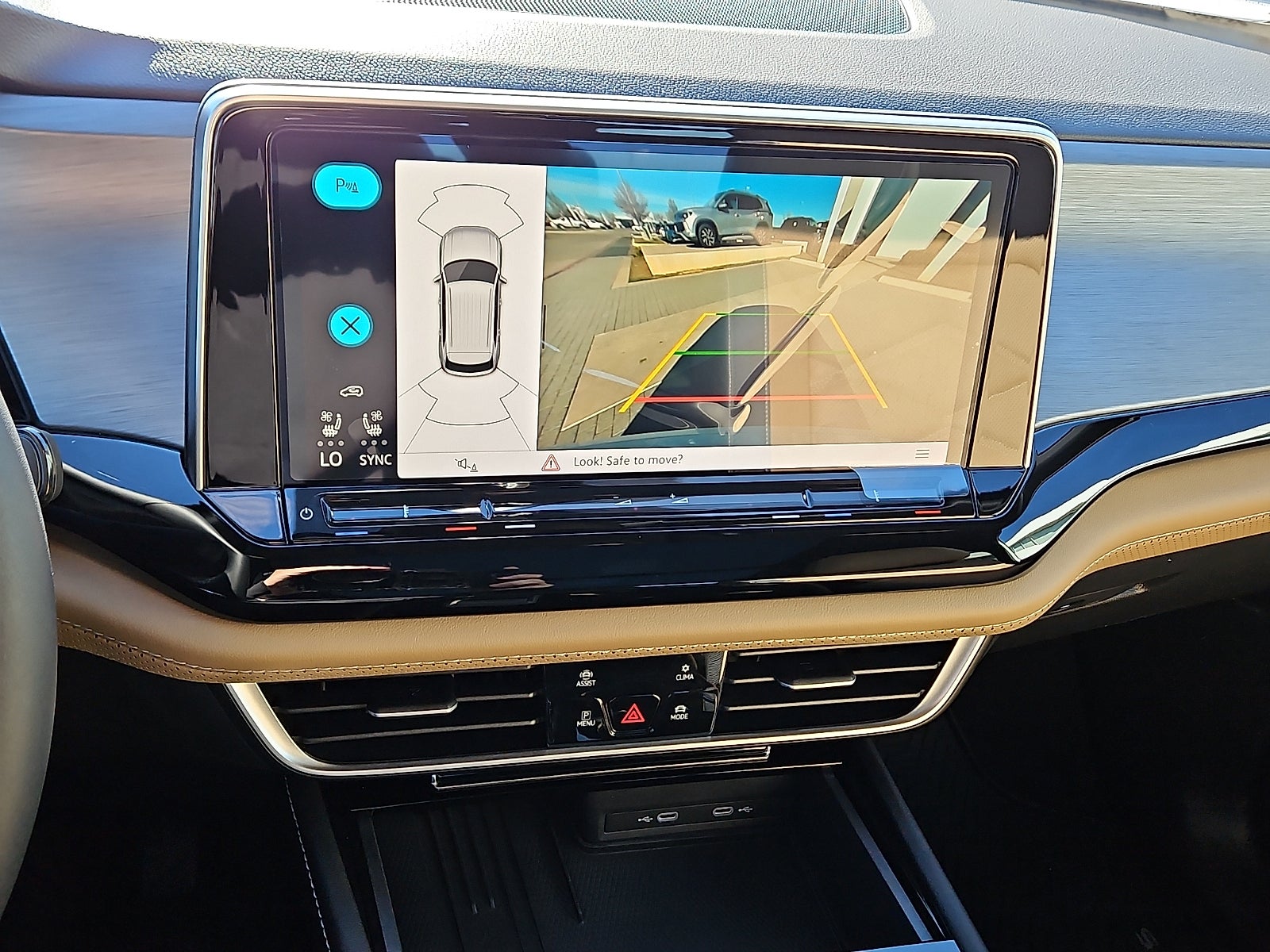 2026 Volkswagen Atlas Cross Sport 2.0T SE w/Technology