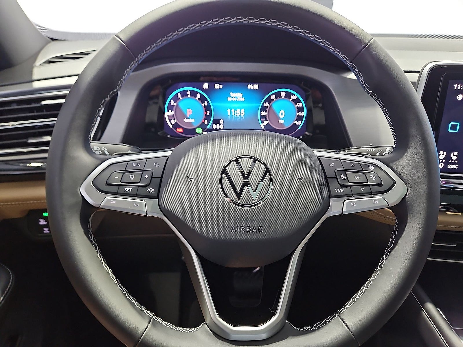 2026 Volkswagen Atlas Cross Sport SE with Technology