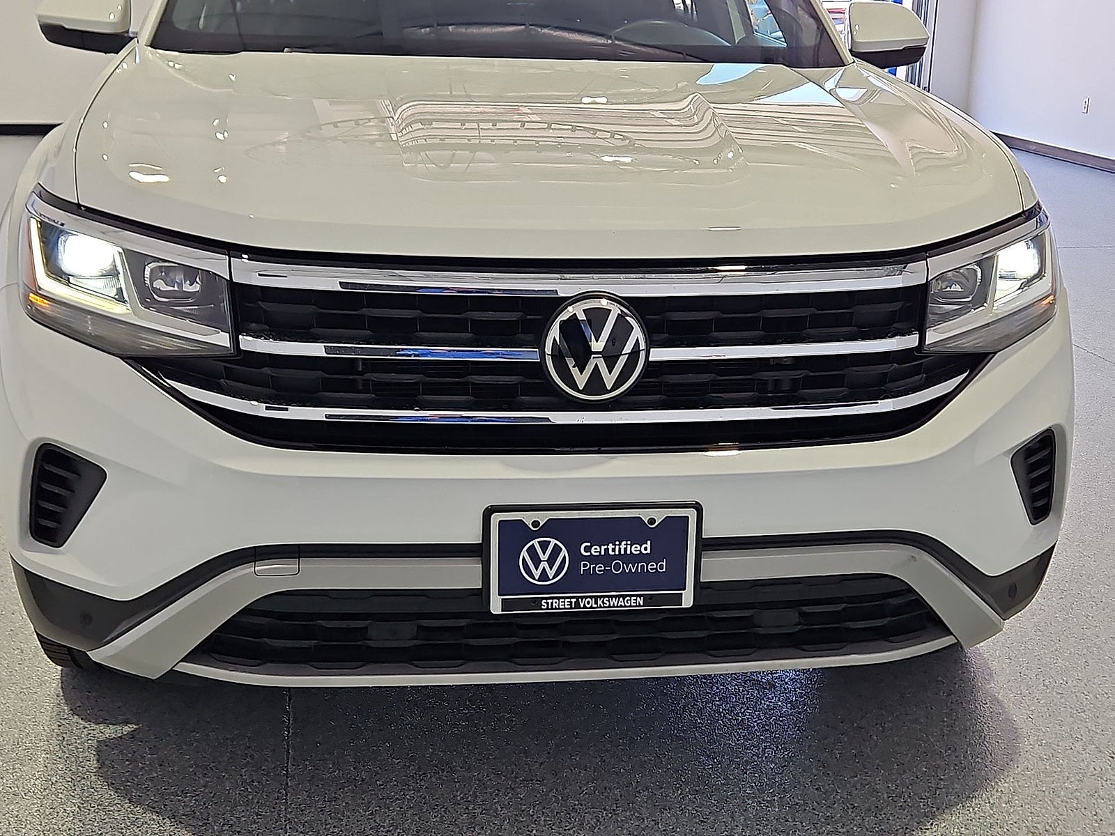 2023 Volkswagen Atlas Cross Sport 2.0T SE w/Technology