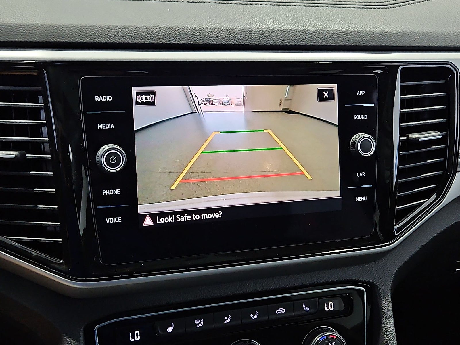 2023 Volkswagen Atlas Cross Sport 2.0T SE w/Technology