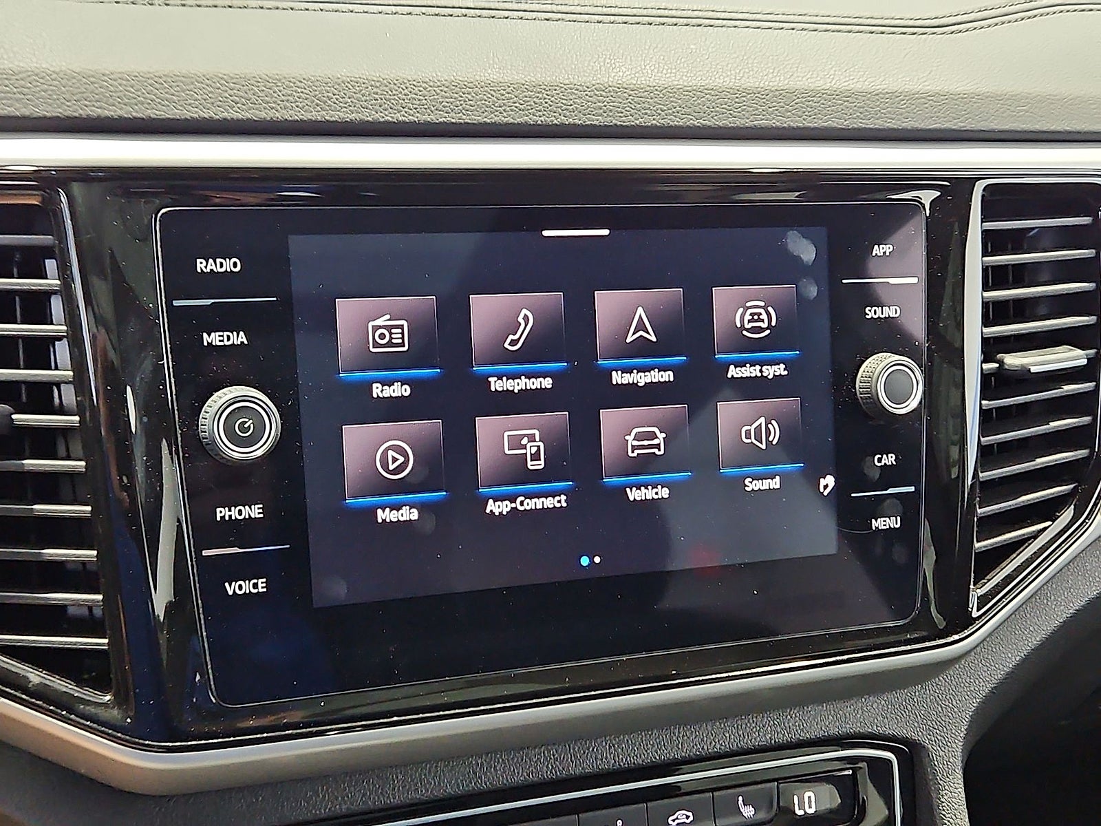 2023 Volkswagen Atlas Cross Sport 2.0T SE w/Technology