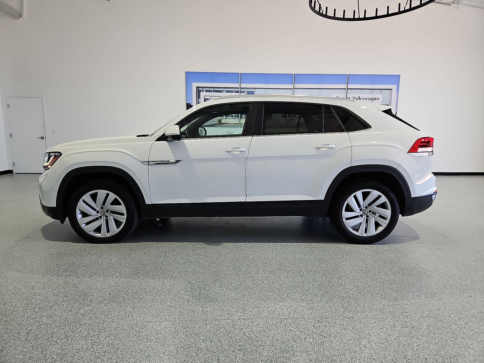 2023 Volkswagen Atlas Cross Sport 2.0T SE w/Technology
