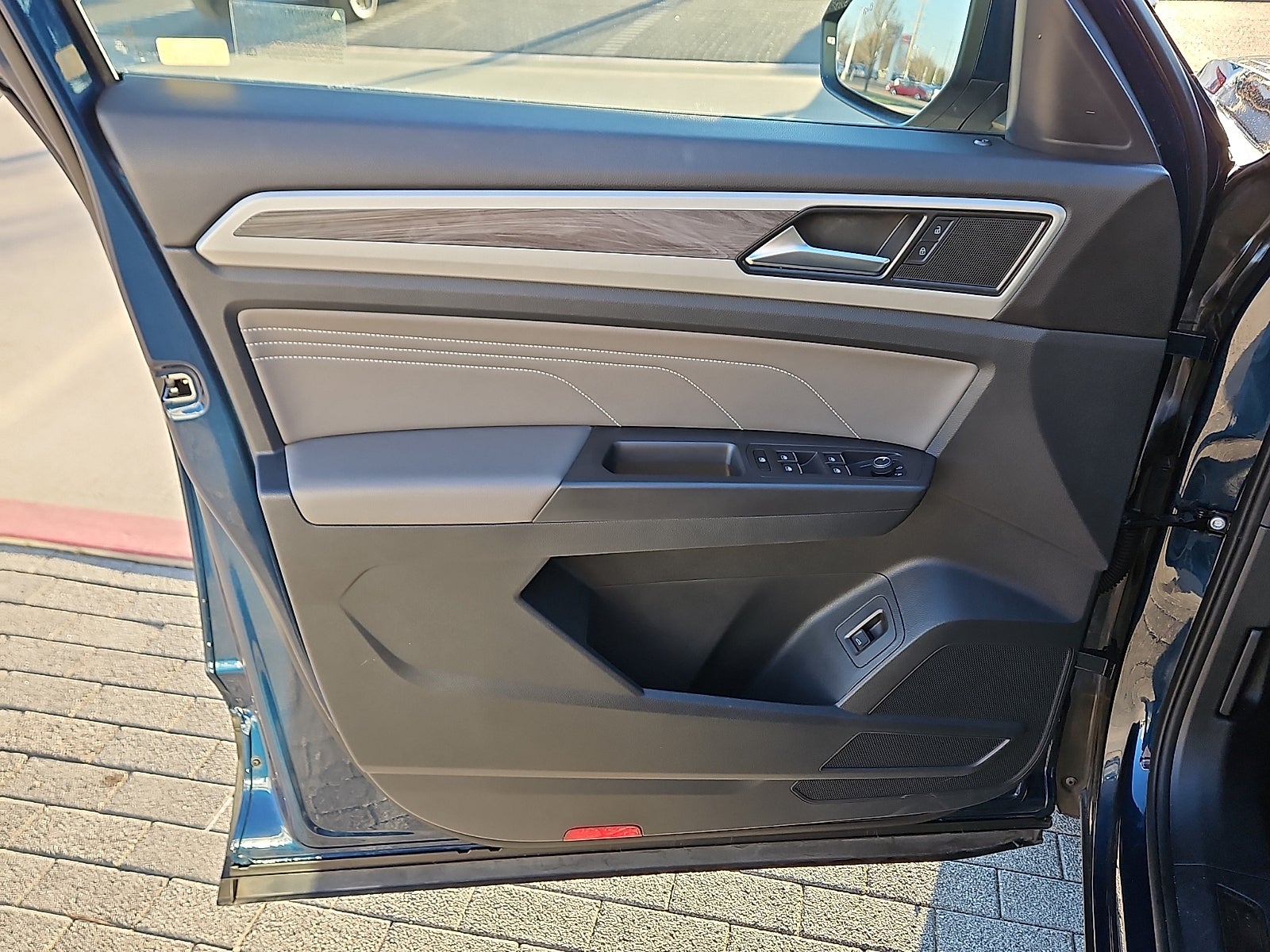 2022 Volkswagen Atlas Cross Sport 2.0T SE w/Technology