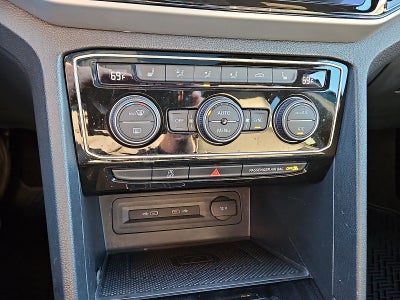 2022 Volkswagen Atlas Cross Sport 2.0T SE w/Technology