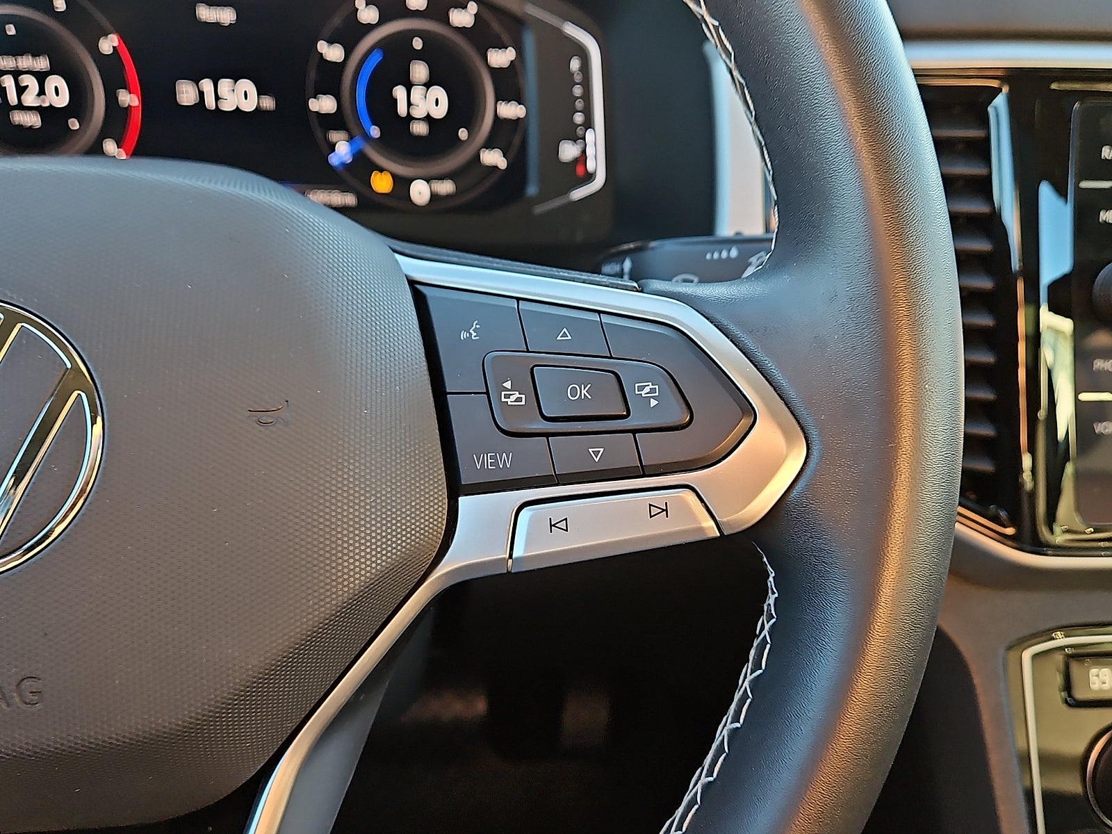 2022 Volkswagen Atlas Cross Sport 2.0T SE w/Technology