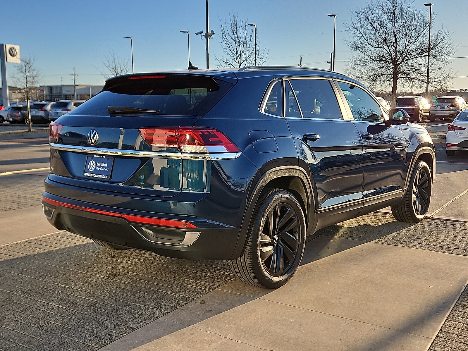 2022 Volkswagen Atlas Cross Sport 2.0T SE w/Technology