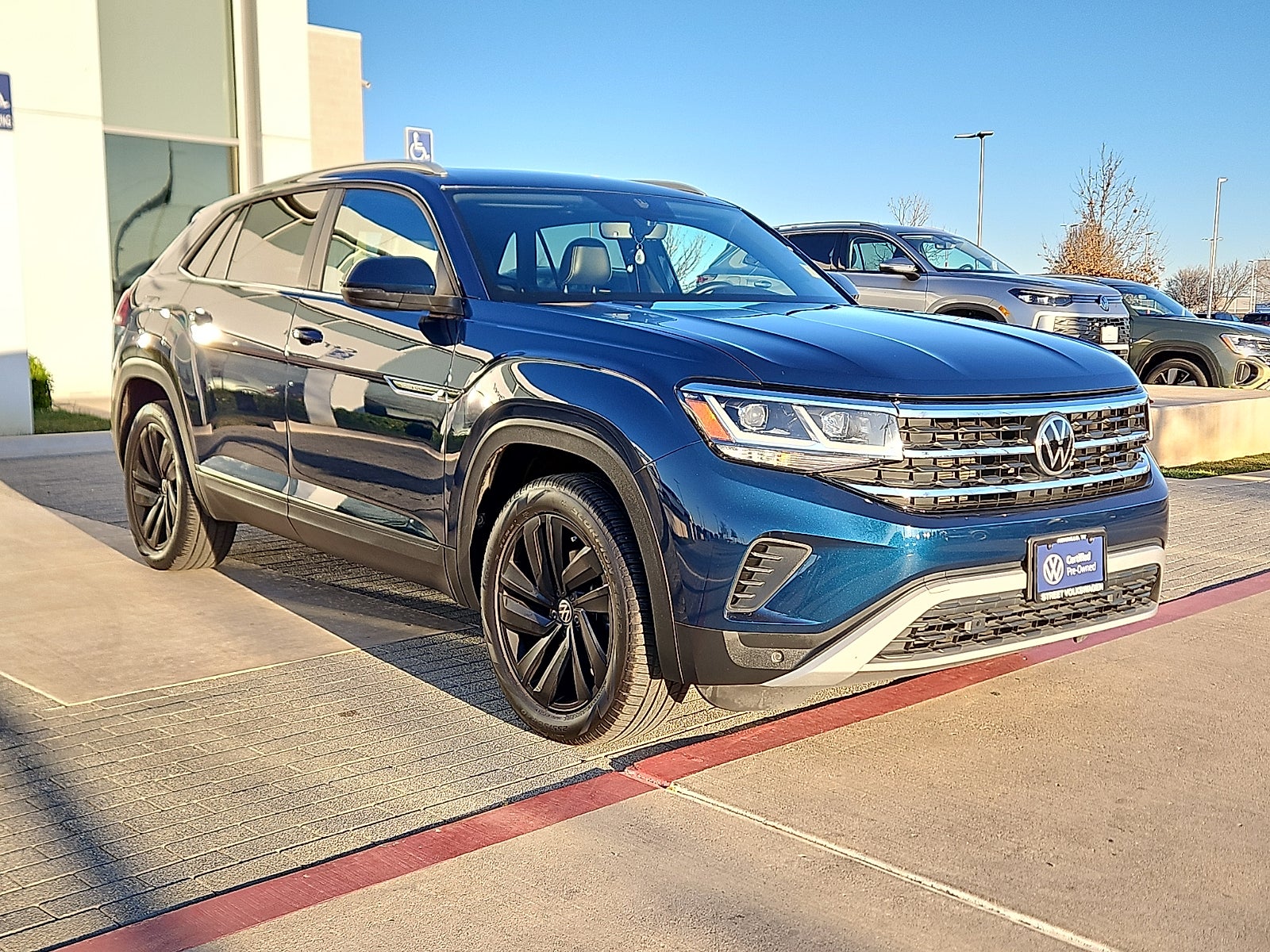 2022 Volkswagen Atlas Cross Sport 2.0T SE w/Technology