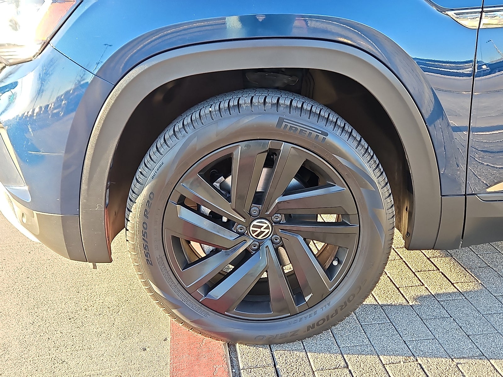 2022 Volkswagen Atlas Cross Sport 2.0T SE w/Technology