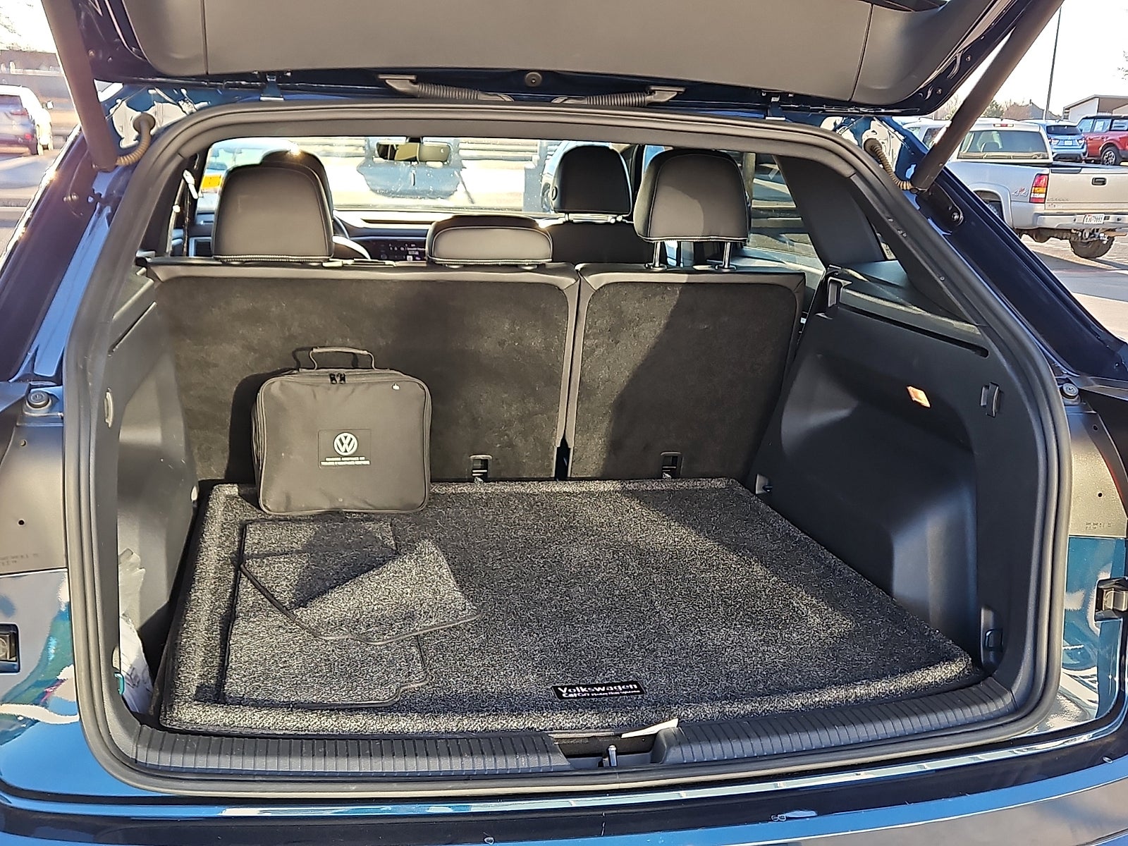 2022 Volkswagen Atlas Cross Sport 2.0T SE w/Technology