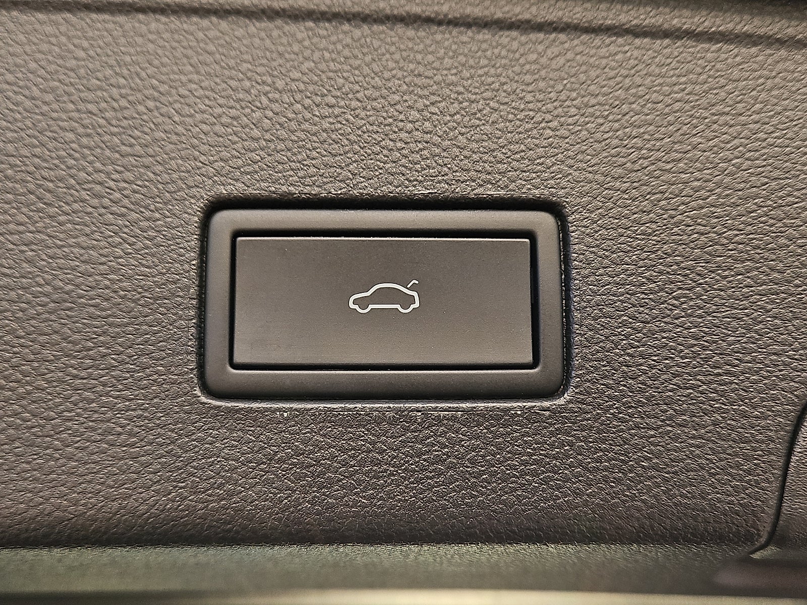 2022 Volkswagen Atlas Cross Sport 2.0T SE w/Technology