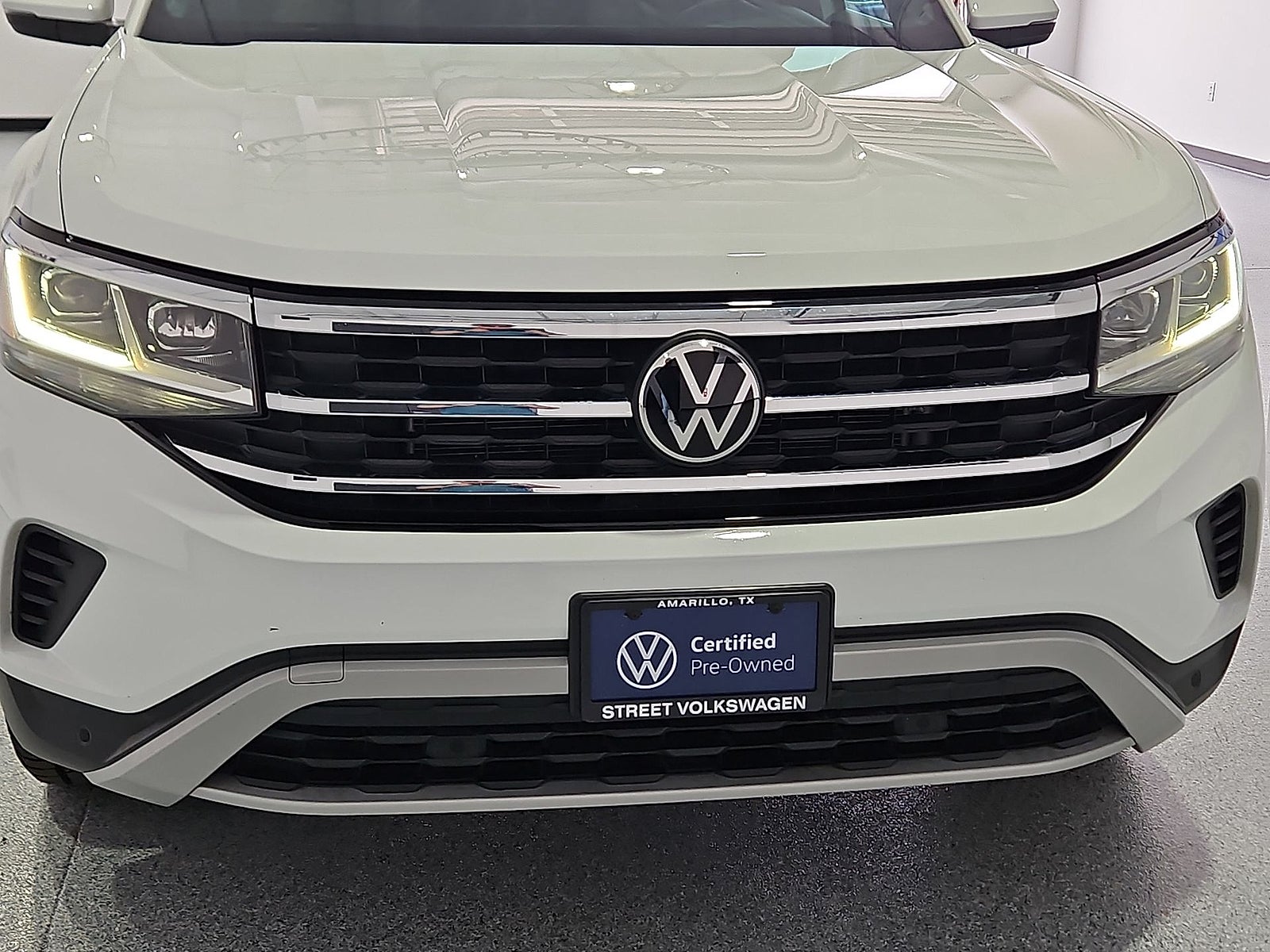 2023 Volkswagen Atlas Cross Sport 2.0T SE w/Technology