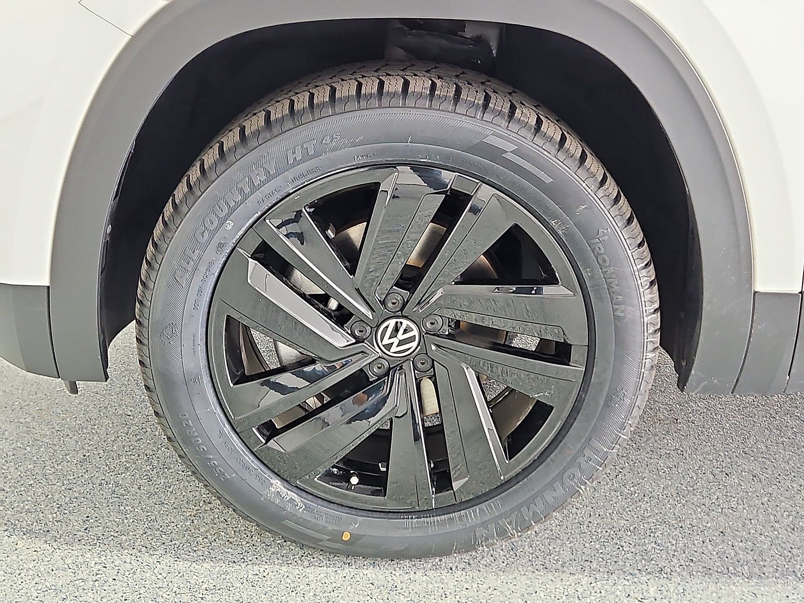 2023 Volkswagen Atlas Cross Sport 2.0T SE w/Technology
