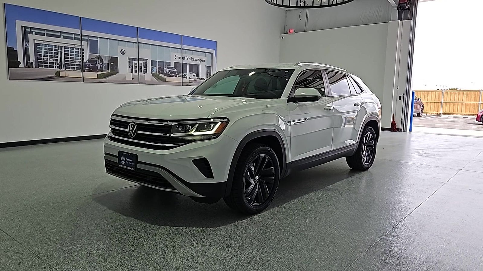 2023 Volkswagen Atlas Cross Sport 2.0T SE w/Technology