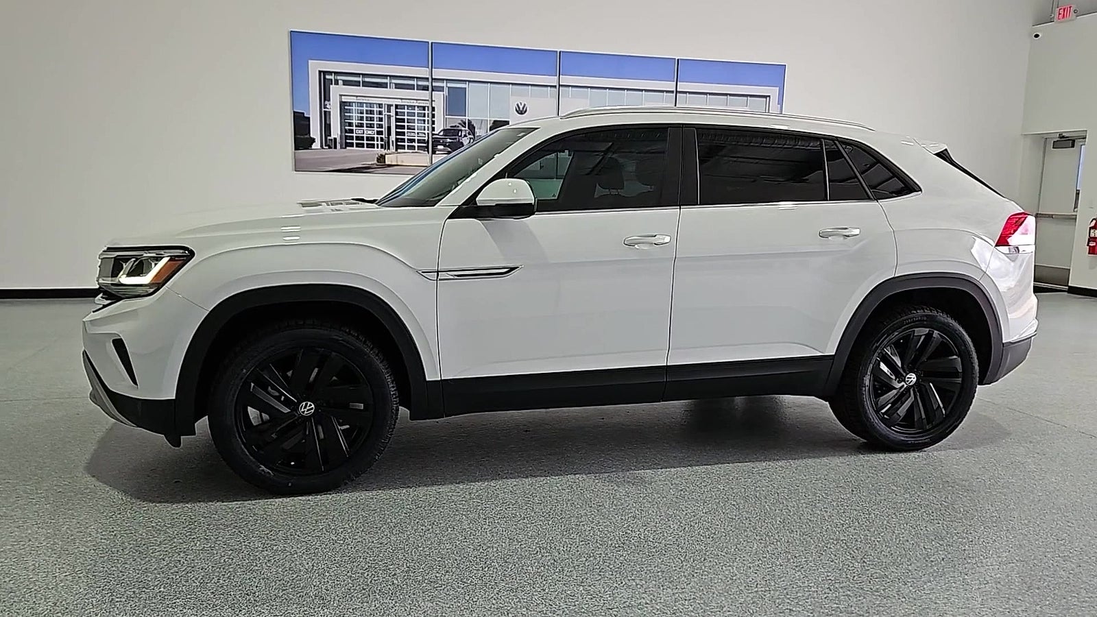 2023 Volkswagen Atlas Cross Sport 2.0T SE w/Technology