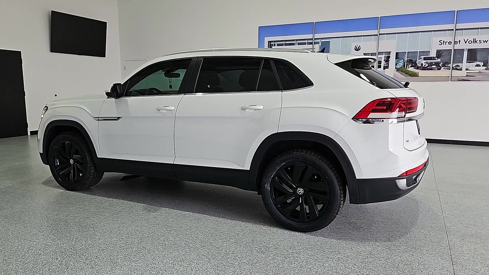 2023 Volkswagen Atlas Cross Sport 2.0T SE w/Technology