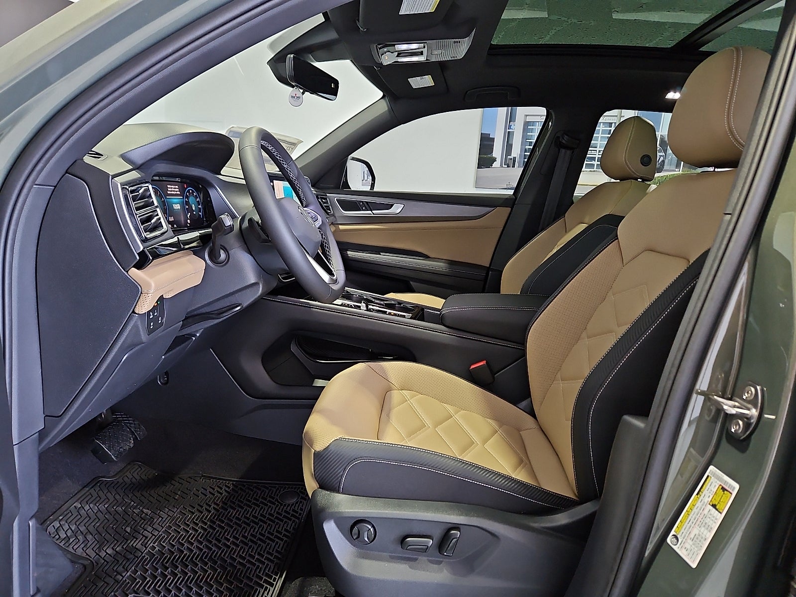 2026 Volkswagen Atlas Cross Sport SE with Technology