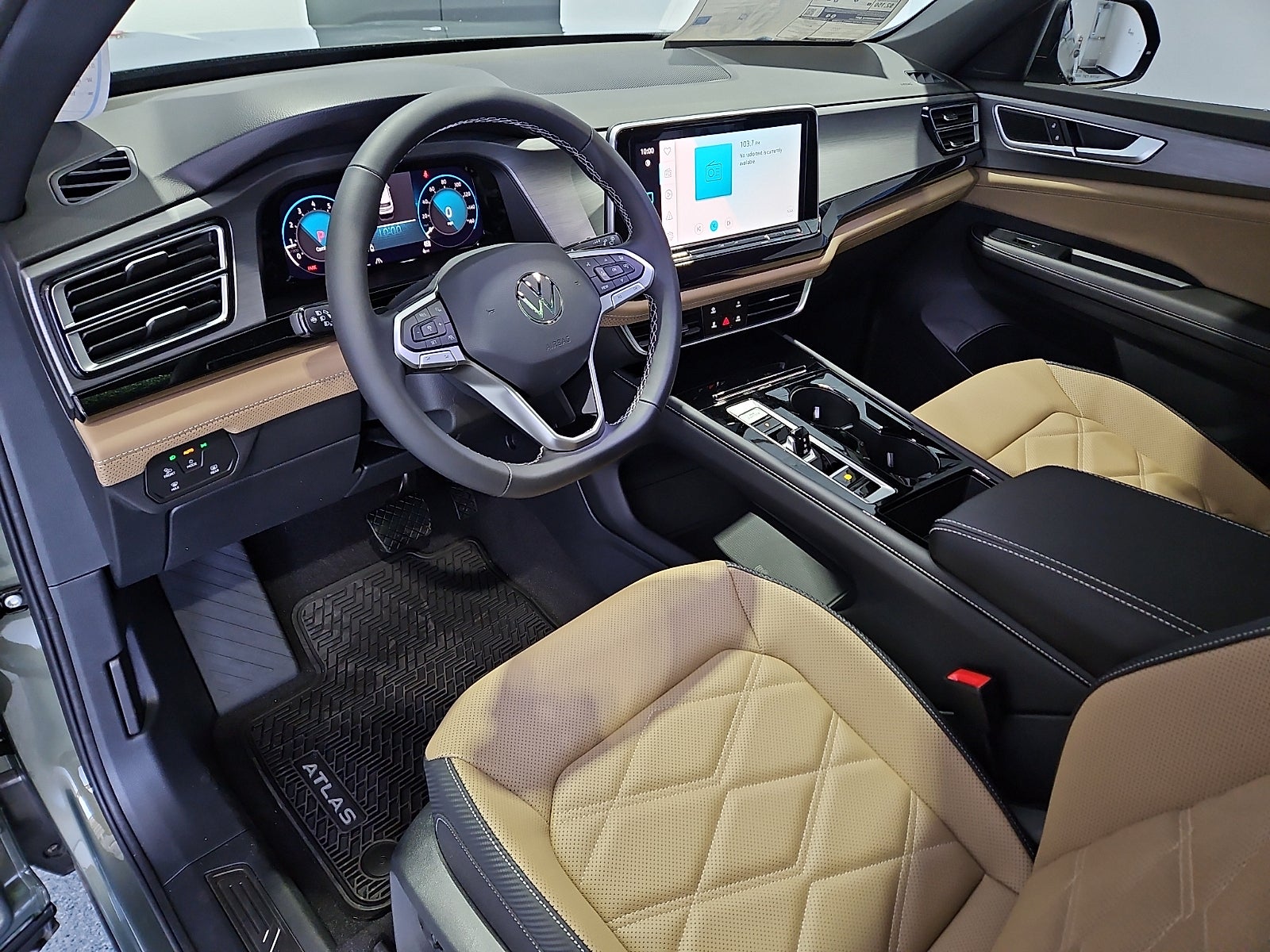 2026 Volkswagen Atlas Cross Sport SE with Technology