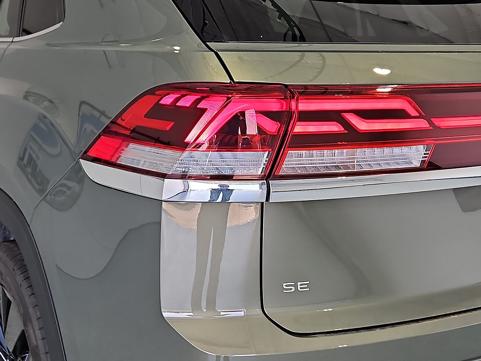 2026 Volkswagen Atlas Cross Sport SE with Technology