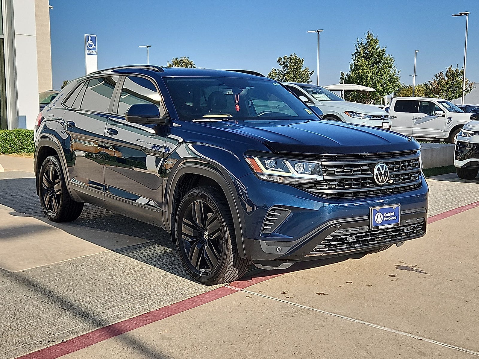 2022 Volkswagen Atlas Cross Sport 2.0T SE w/Technology