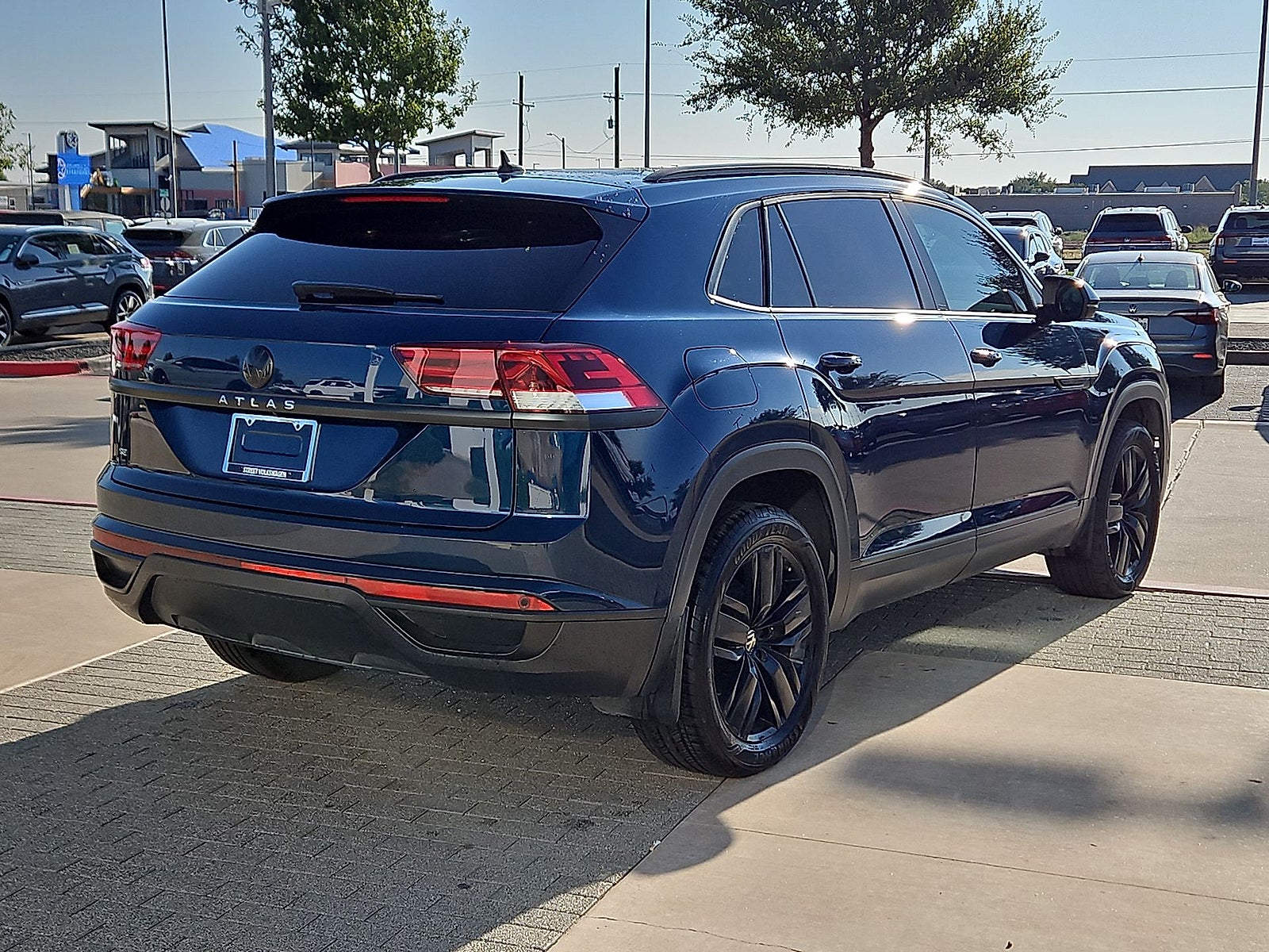 2022 Volkswagen Atlas Cross Sport 2.0T SE w/Technology
