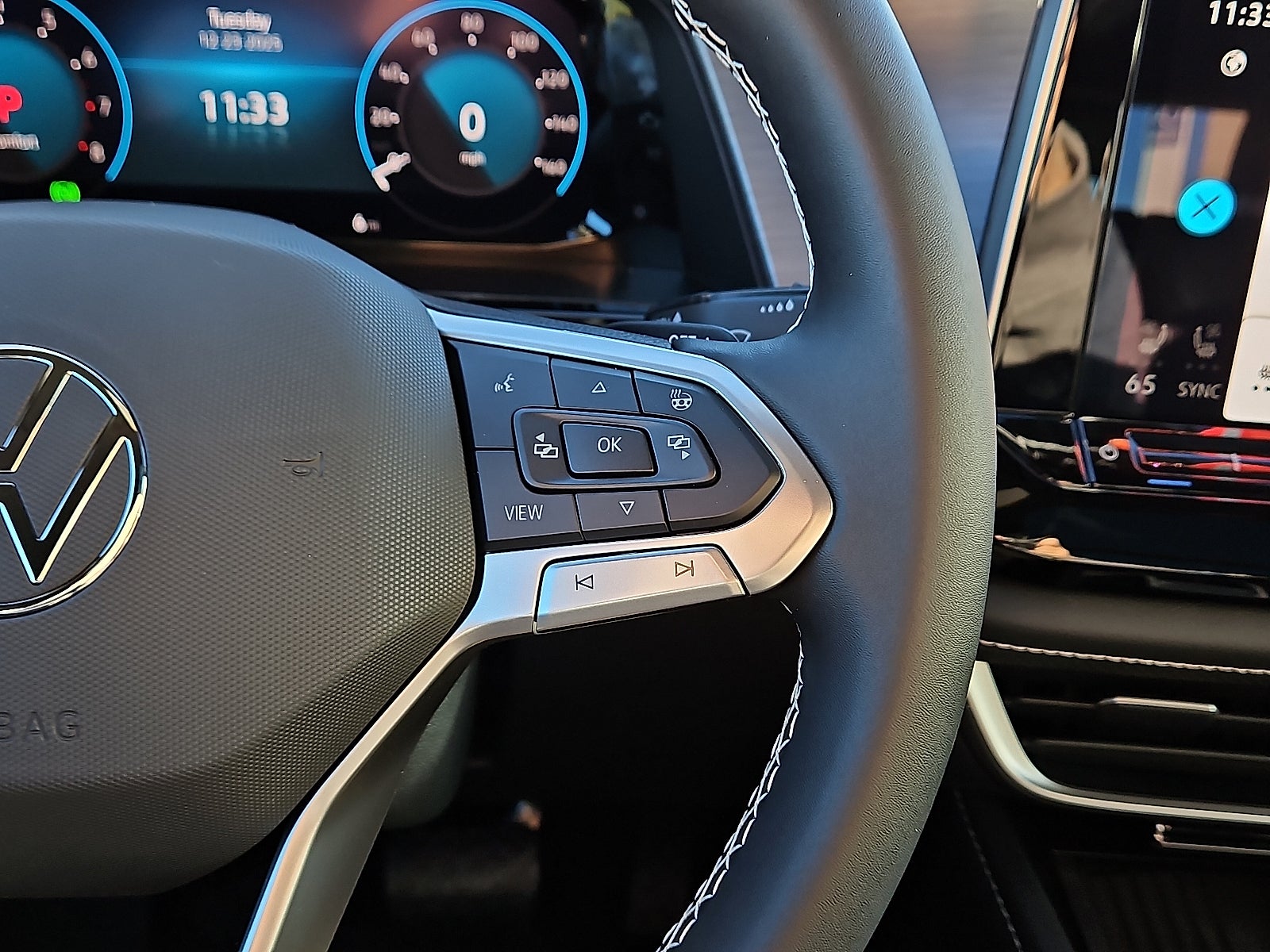 2026 Volkswagen Atlas Cross Sport 2.0T SE w/Technology