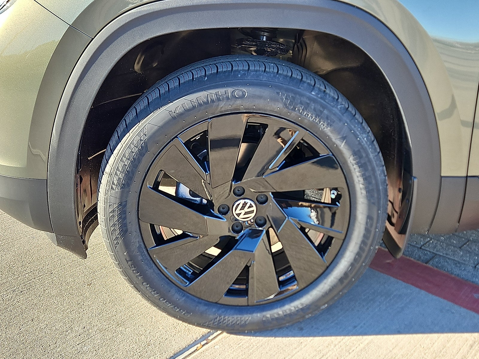 2026 Volkswagen Atlas Cross Sport 2.0T SE w/Technology