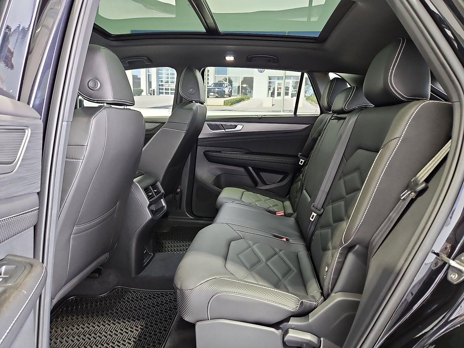 2026 Volkswagen Atlas Cross Sport SE with Technology