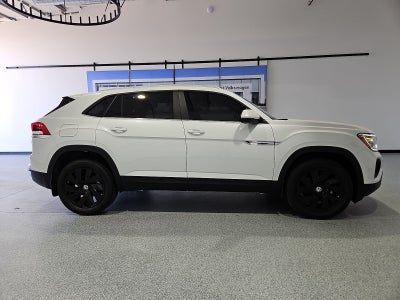 2026 Volkswagen Atlas Cross Sport SE with Technology