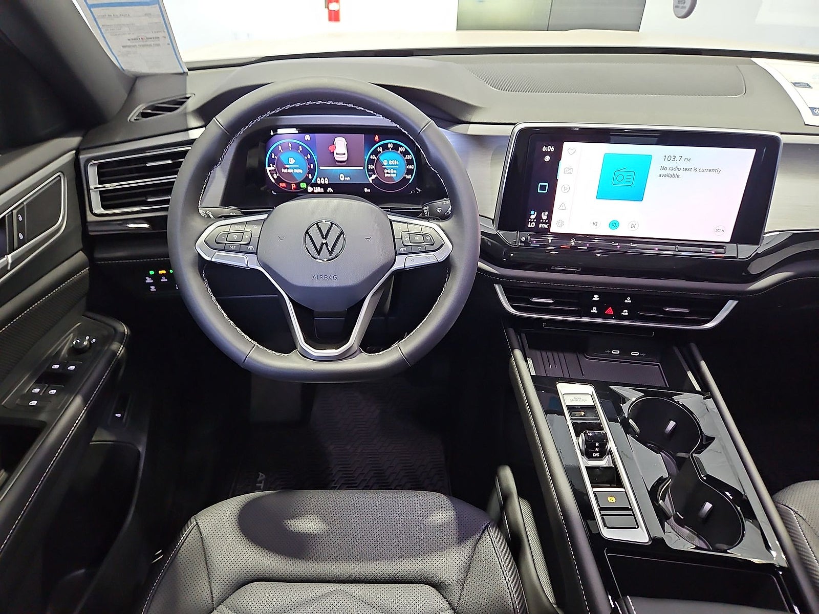 2026 Volkswagen Atlas Cross Sport SE with Technology