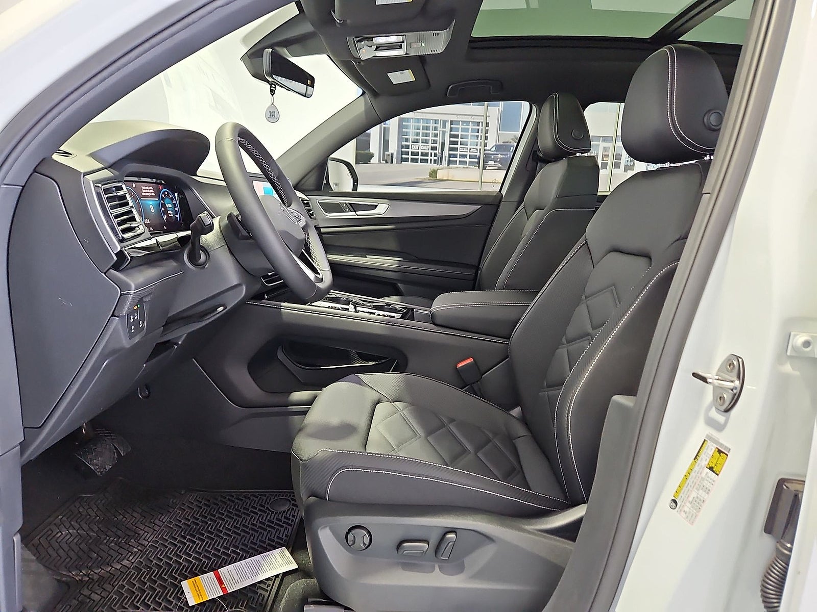 2026 Volkswagen Atlas Cross Sport SE with Technology